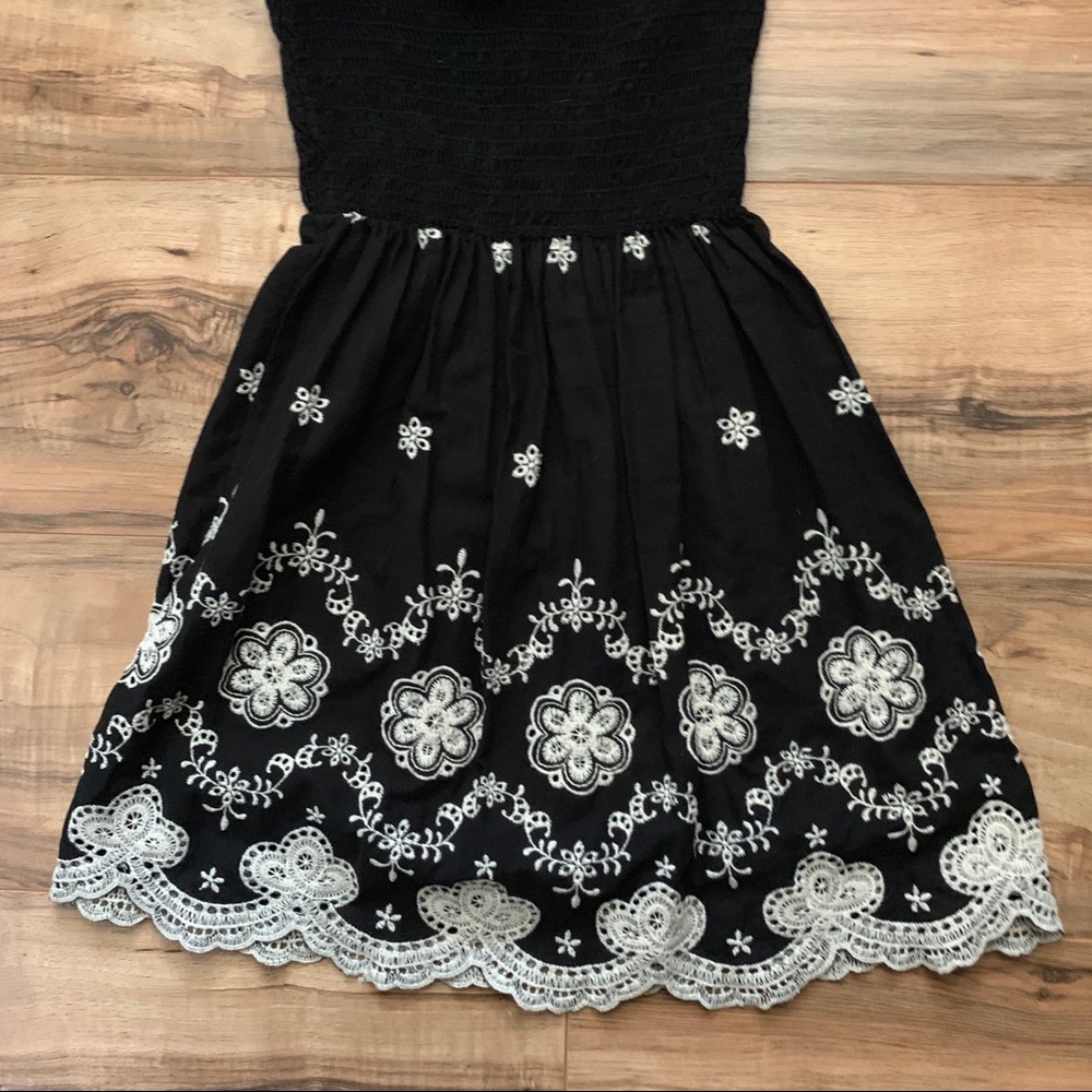 Rue 21 Black Peplum Top W/ White Flowers - Picture 5 of 6